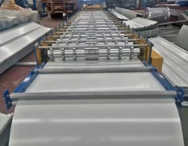 yx28-820隱藏式屋面板機